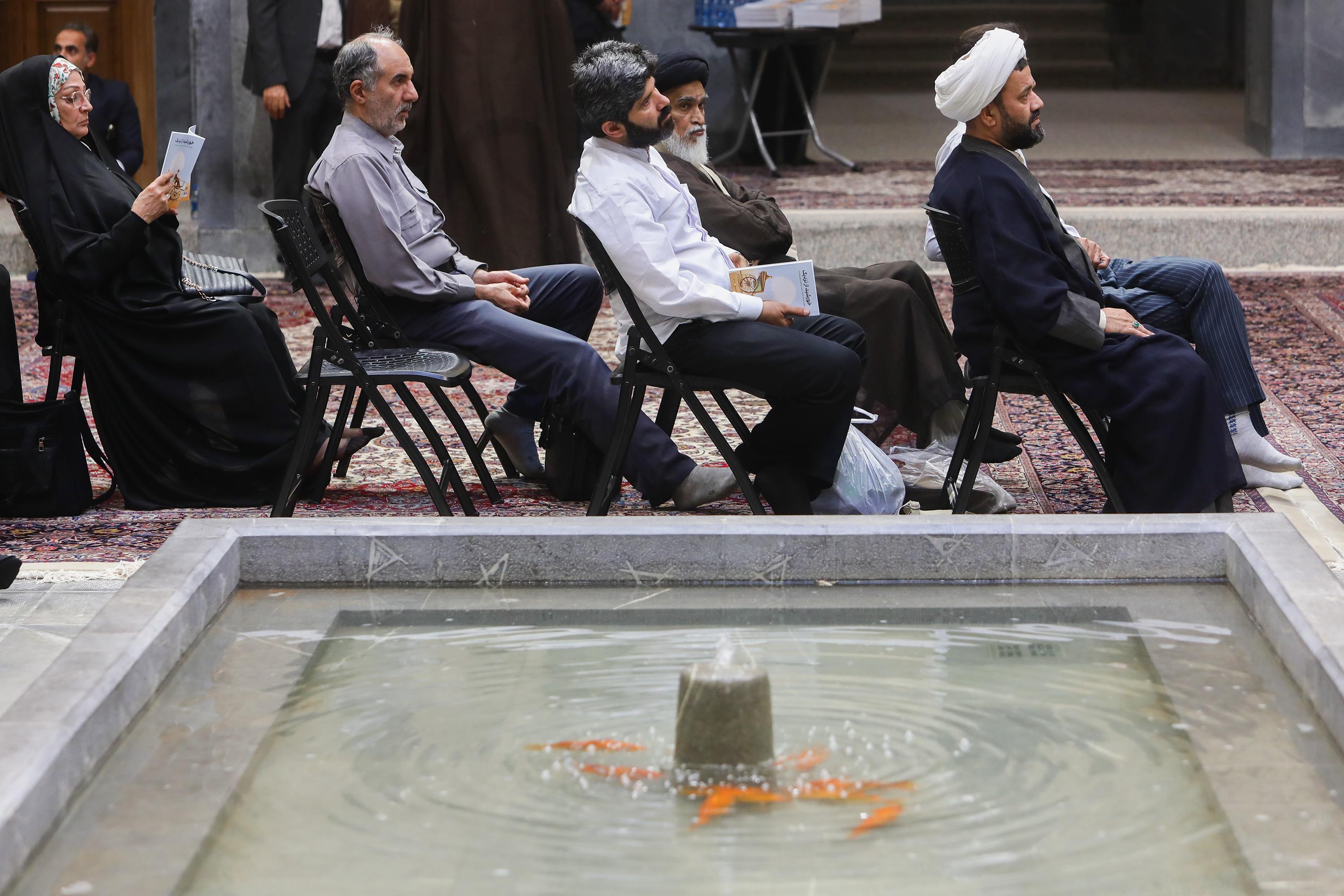 رونمایی کتاب